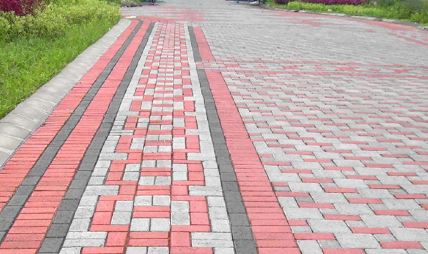 Paving terpasang — jalur pedestrian